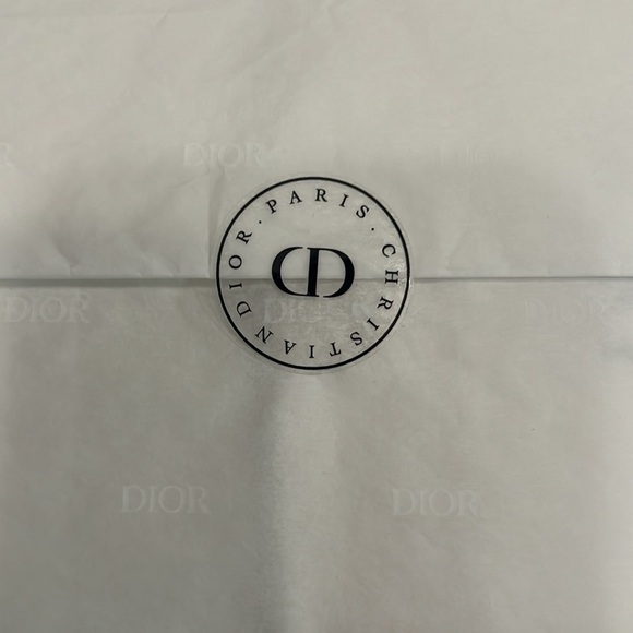 2 Dior makeup bags with gift box, ribbon - Picture 4 of 5